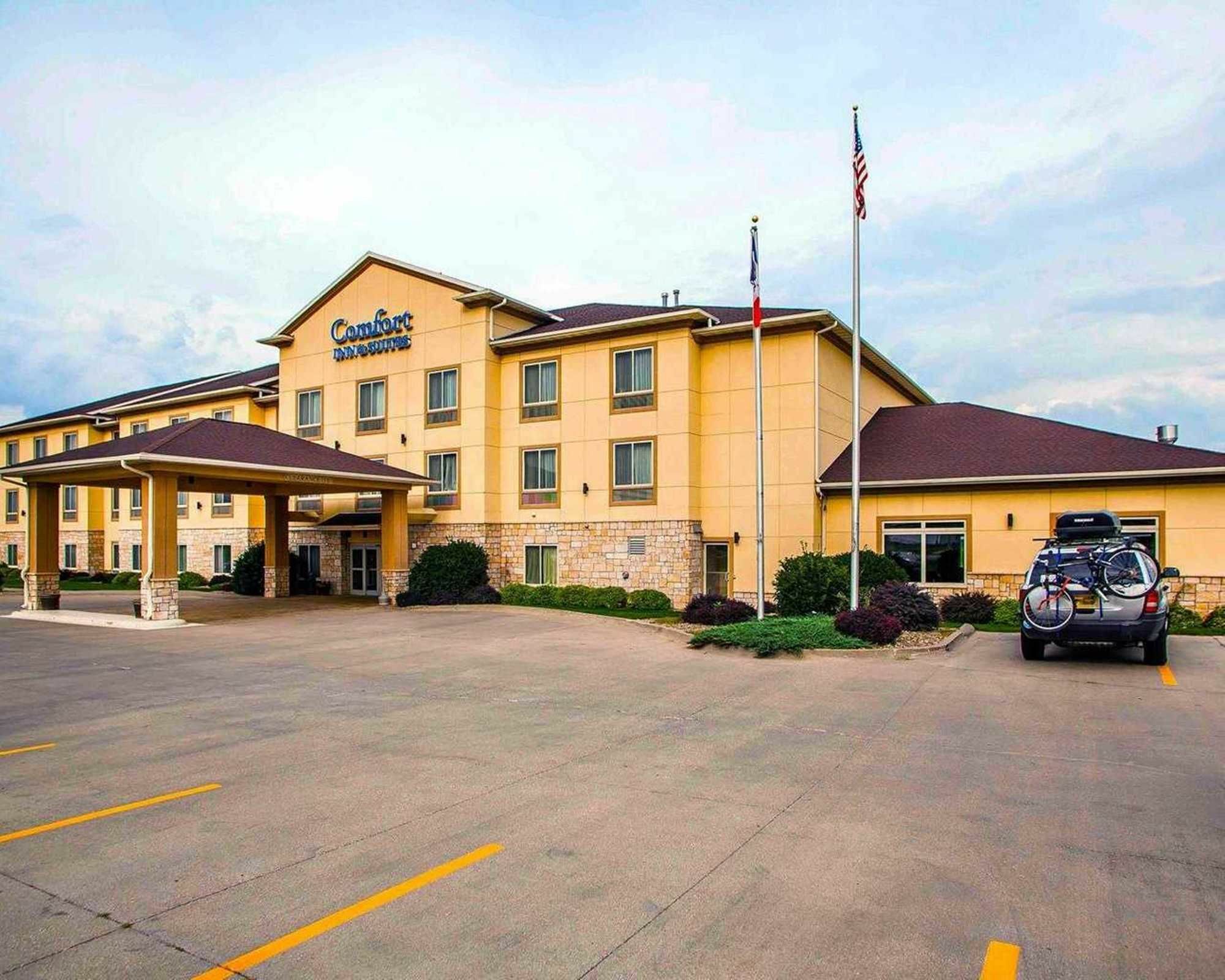 Comfort Inn & Suites Grinnell Near I-80 Extérieur photo