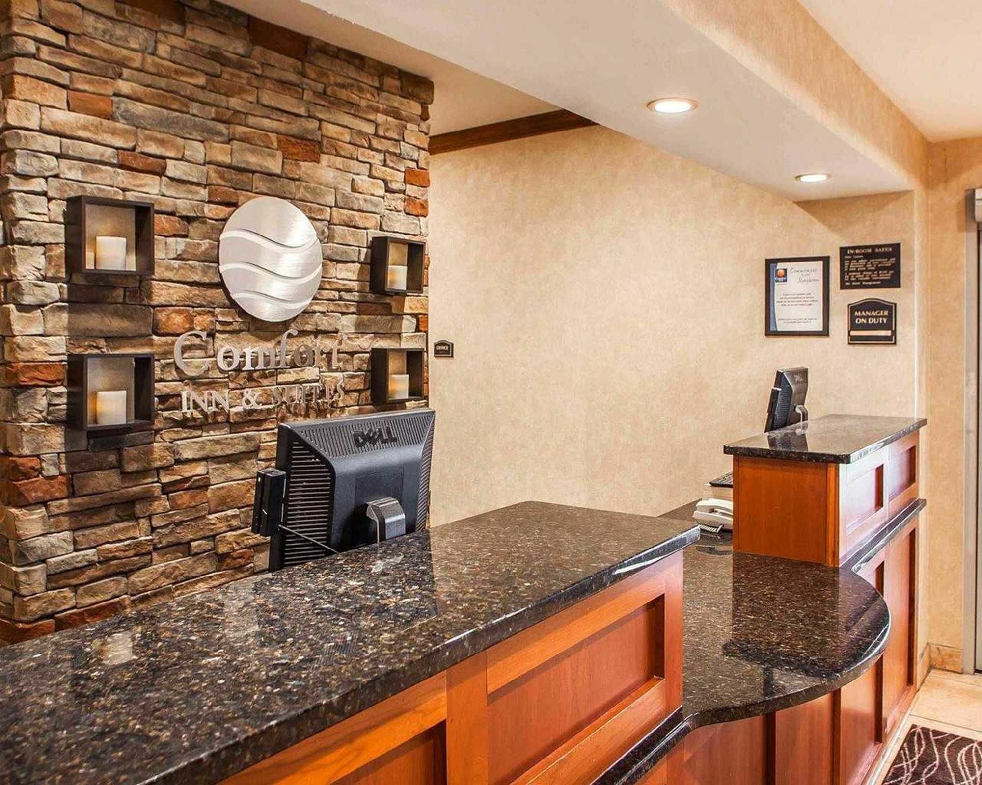 Comfort Inn & Suites Grinnell Near I-80 Extérieur photo