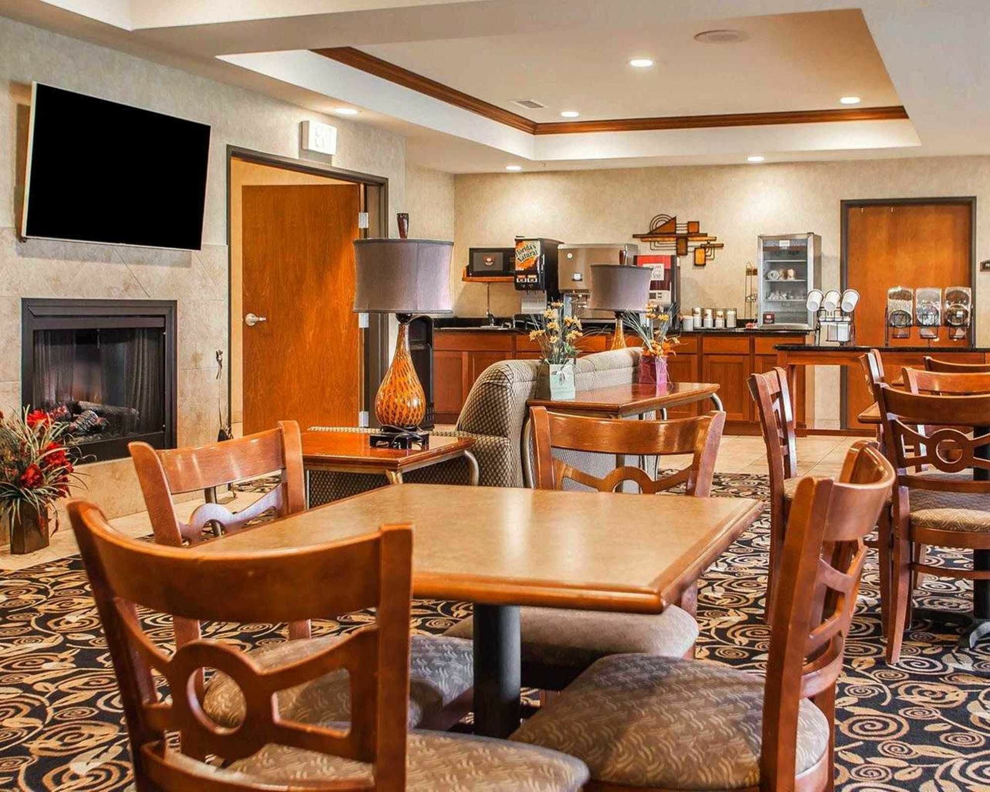 Comfort Inn & Suites Grinnell Near I-80 Extérieur photo
